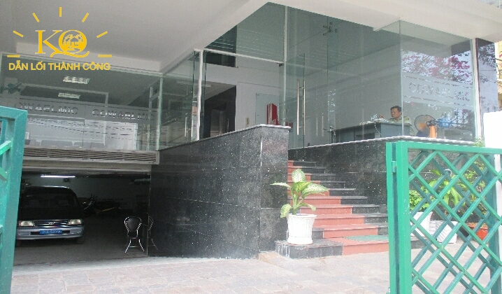 Địa ốc Kim Quang | Cho thuê văn phòng quận Bình Thạnh Cowelmic building lối xuống hầm gửi xe Lối xuống hầm gửi xe tại Cowelmic Building
