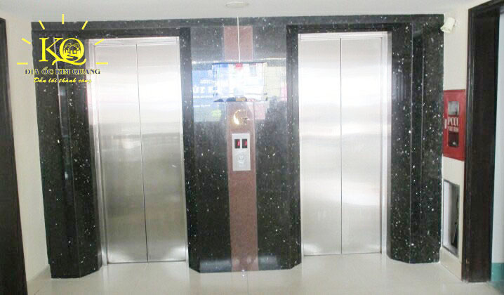 Địa ốc Kim Quang | Hình chụp thang máy bên trong tòa nhà văn phòng cho thuê quận 3 GB Tower Thang máy tại GB Tower