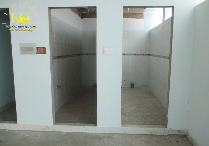 Cho thuê nguyên tòa nhà quận 10 Sư Vạn Hạnh building toilet | Địa ốc Kim Quang Toilet bên trong Sư Vạn Hạnh Building