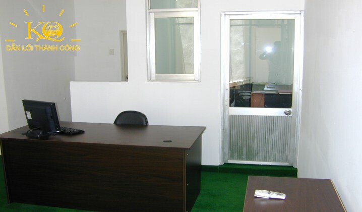 Phòng làm việc bên trong căn nhà cho thuê nguyên căn quận Tân Bình