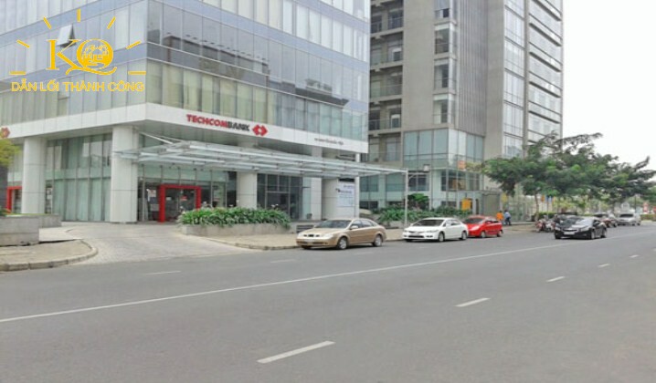 Địa ốc Kim Quang | Hình chụp con đường phía trước tòa nhà cho thuê văn phòng quận 7 Nam Long Capital building cho-thue-van-phong-capital-tower-con-duong-phia-truoc