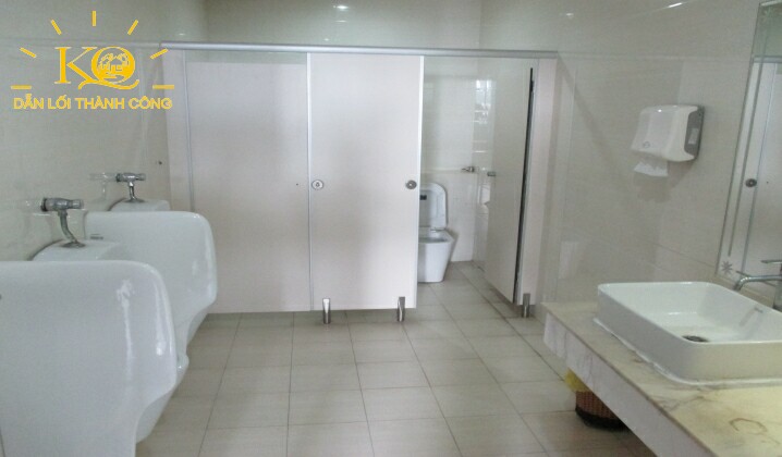 Cho thuê văn phòng quận Tân Bình Đại Dũng building khu vệ sinh Khu vực vệ sinh tại Đại Dũng building