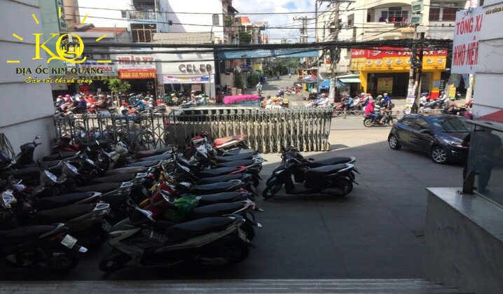 Cho thuê văn phòng quận Tân Bình Đông Phương Group khuôn viên phía trước tòa nhà Phía trước tòa nhà Đông Phương Group
