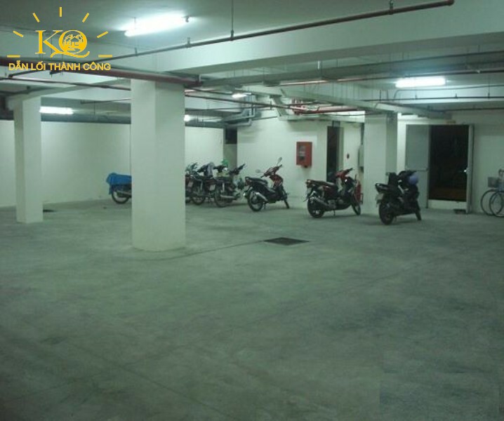 Địa ốc Kim Quang | Hình chụp hầm gửi xe của tòa nhà cho thuê văn phòng quận 7 Gosto Building Hầm gửi xe tại tòa nhà Gosto Building