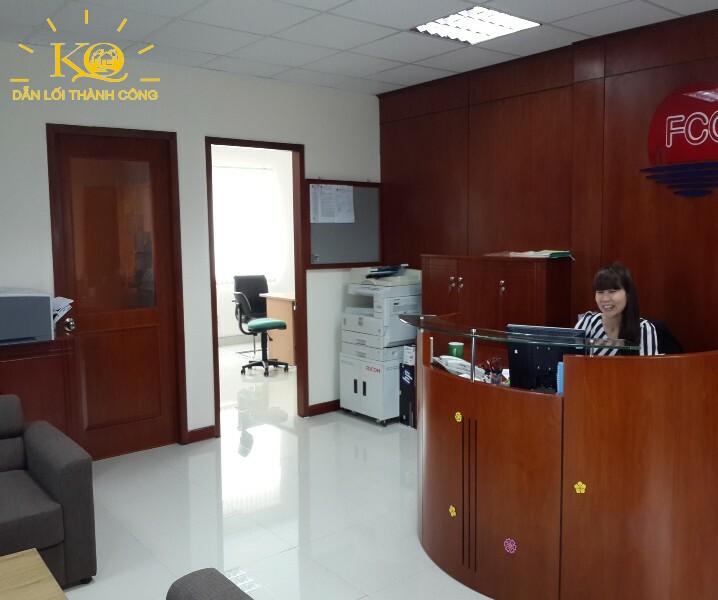 Địa ốc Kim Quang | Hình chụp quầy lễ tân toà nhà văn phòng cho thuê quận 7 Green Country Quầy lễ tân tại Green Country