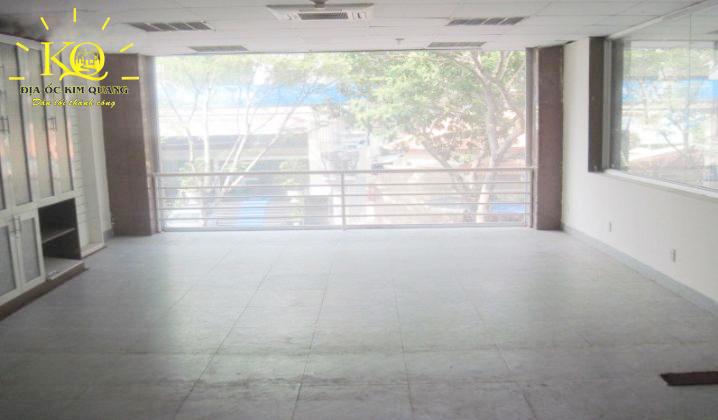 Địa ốc Kim Quang | Hình chụp tầng lửng tại tòa nhà văn phòng cho thuê quận 3 Hoàng Việt building Diện tích trống tại Hoàng Việt Building