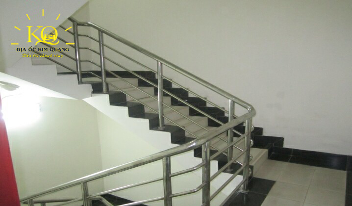 Cho thuê văn phòng quận 1 International Plaza thang bộ Lối thang bộ International Plaza