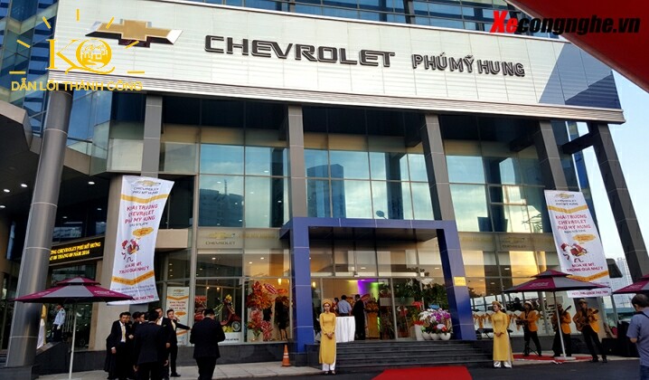 Địa ốc Kim Quang | Hình chụp phía trước cho thuê văn phòng quận 7 IPC Tower Phía trước tòa nhà IPC Tower