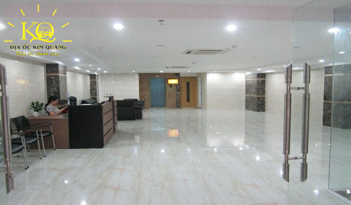 Địa ốc Kim Quang | Hình chụp quầy lễ tân bên trong tòa nhà cho thuê văn phòng quận 3 Minh Tinh building Sảnh lễ tân tại Minh Tinh Building