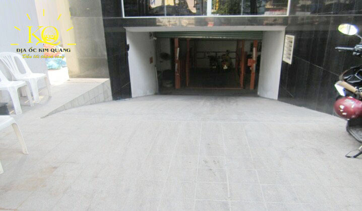 Địa ốc Kim Quang | Hình chụp lối xuống hầm gửi xe tòa nhà văn phòng cho thuê quận 3 OSC Building Lối xuống hầm gửi xe OSC Building