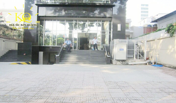 Địa ốc Kim Quang | Hình chụp khuôn viên phía trước tòa nhà cho thuê văn phòng quận 3 Pax Sky2 Building Phía trước tòa nhà Pax Sky 2 Building