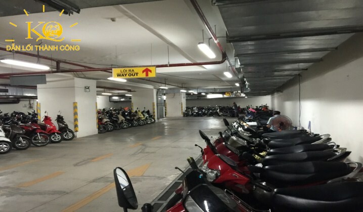 Địa ốc Kim Quang | Hình chụp hầm gửi xe tòa nhà cho thuê văn phòng quận 7 Petroland building Hầm gửi xe tòa nhà Petroland Building