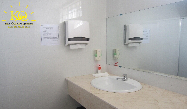 Cho thuê văn phòng Phú Nhuận Lucky House phòng vệ sinh Phòng vệ sinh tại tòa nhà Lucky House