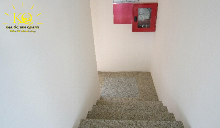 Cho thuê văn phòng Phú Nhuận Lucky House thang thoát hiểm Lối thoát hiểm tại Lucky House