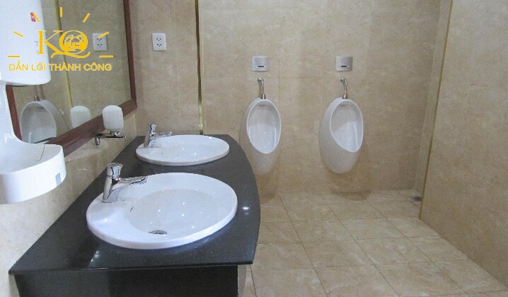 Cho thuê văn phòng Phú Nhuận Nam Sông Tiền Tower phòng vệ sinh Toilet bên trong tại Nam Sông Tiền Building