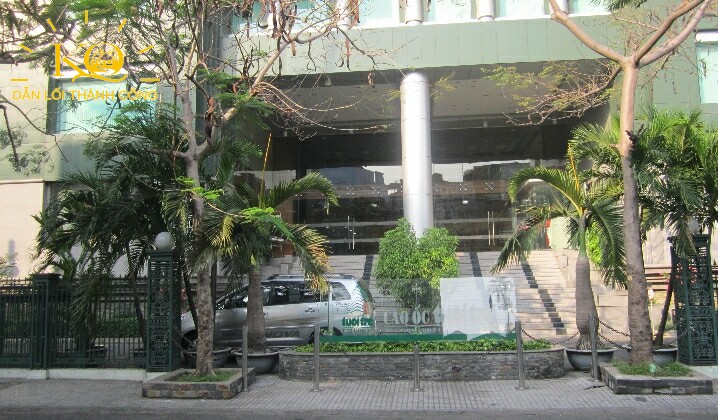 Cho thuê văn phòng Phú Nhuận Tuổi Trẻ Tower phía trước Phía trước tòa nhà Tuổi Trẻ Tower