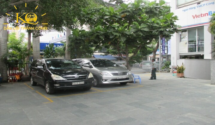 Địa ốc Kim Quang | Hình chụp khuôn viên tòa nhà cho thuê văn phòng quận 7 Phúc Tấn Nguyên Office Building Khuôn viên bên ngoài tòa nhà Phúc Tấn Nguyên Office Building