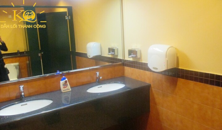 Cho thuê văn phòng quận 1 Central Plaza restroom | Địa Ốc Kim Quang Restroom tại Central Plaza