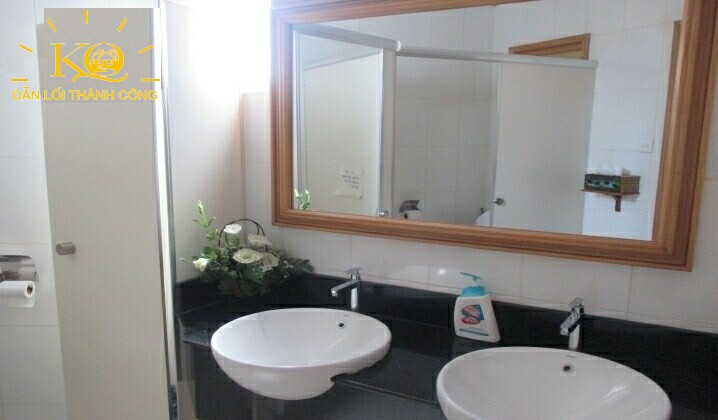Cho thuê văn phòng quận 1 Hà Vinh building restroom | Địa Ốc Kim Quang Restroom của tòa nhà Hà Vinh Building