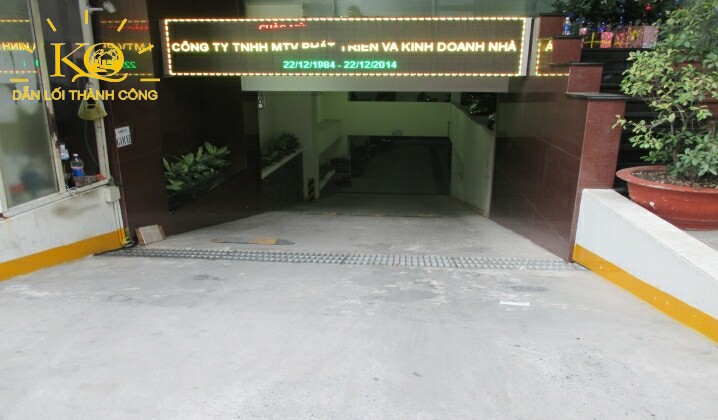 Cho thuê văn phòng quận 1 HDTC Building lối xuống hầm gửi xe | Địa Ốc Kim Quang Lối xuống hầm gửi xe