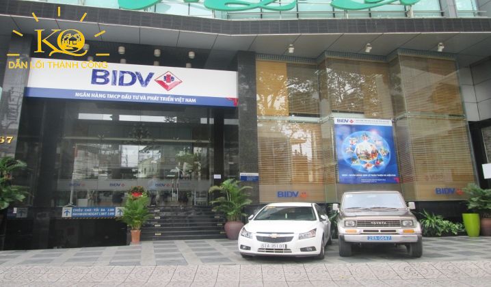 Cho thuê văn phòng quận 1 Khang Thông building khuôn viên phía trước | Địa Ốc Kim Quang Phía trước tòa nhà Khang Thông Building