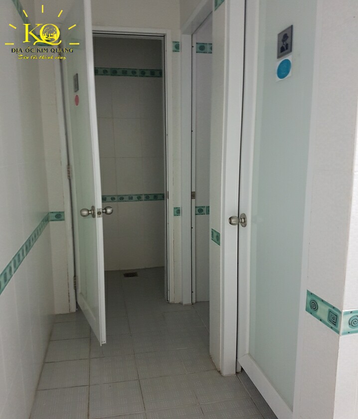 Cho thuê văn phòng quận 1 tòa nhà Tâm Điểm toilet tòa nhà | Địa Ốc Kim Quang Toilet bên trong tòa nhà
