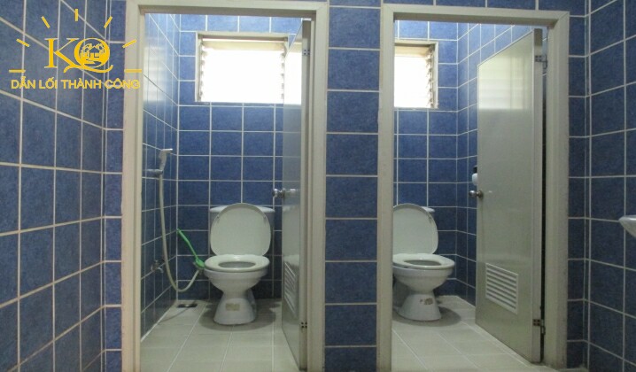 Cho thuê văn phòng quận 10 Mekong building khu vực vệ sinh | Địa Ốc Kim Quang Toilet bên trong MeKong Building sạch sẽ