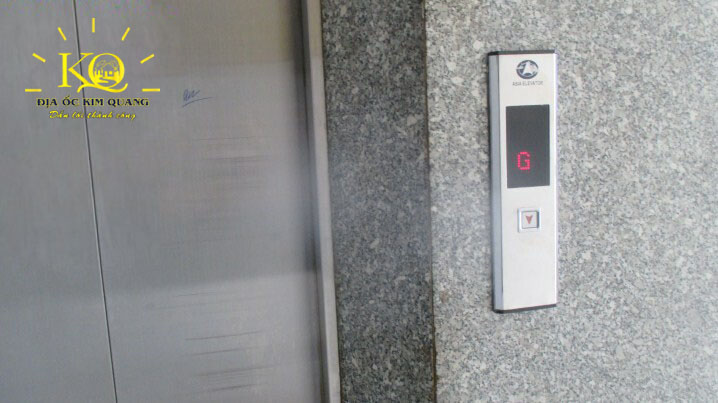 Địa ốc Kim Quang | Hình chụp thang máy của tòa nhà văn phòng cho thuê quận 3 Family Smart Building Hệ thống thang máy tại Family Mart building