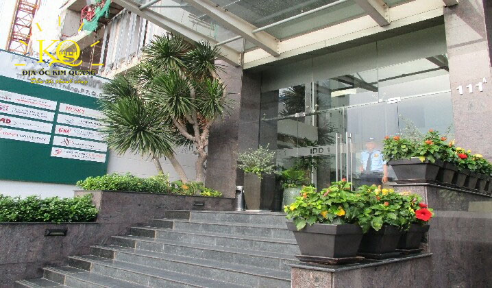 Địa ốc Kim Quang | Hình chụp khuôn viên tòa nhà văn phòng cho thuê quận 3 IDD 1 Building Phía trước tòa nhà Bach Building