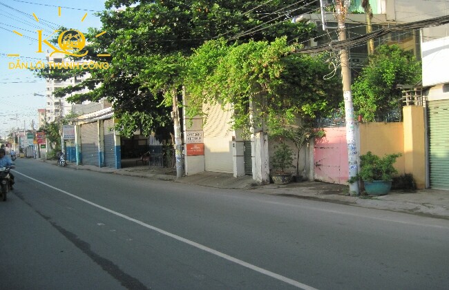 Cho thuê văn phòng quận Bình Thạnh 298 Building con đường phía trước tòa nhà | Địa Ốc Kim Quang Con đường phía trước tòa nhà Phú Hưng Building