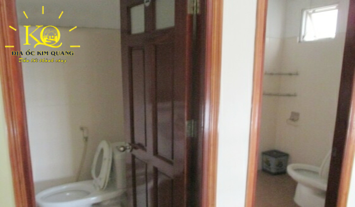 Địa ốc Kim Quang | Hình chụp toilet của tòa nhà văn phòng cho thuê quận Phú Nhuận Alava building Toilet bên trong bên trong Alva Building