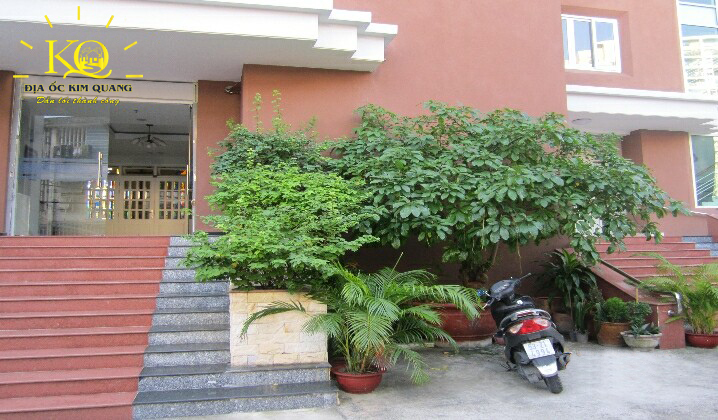 Địa ốc Kim Quang | Hình chụp phía trước tòa nhà văn phòng cho thuê quận Phú Nhuận Giám Mục Long Xuyên Building Phía trước Giám Mục Long Xuyên Building