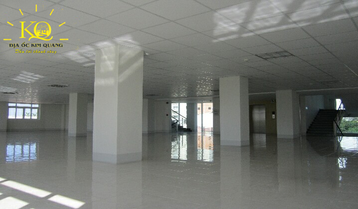 Địa ốc Kim Quang | Hình chụp diện tích trống tại tòa nhà cho thuê văn phòng quận Phú Nhuận Giám Mục Long Xuyên Building Diện tích trống cho thuê tại Giám Mục Long Xuyên Building