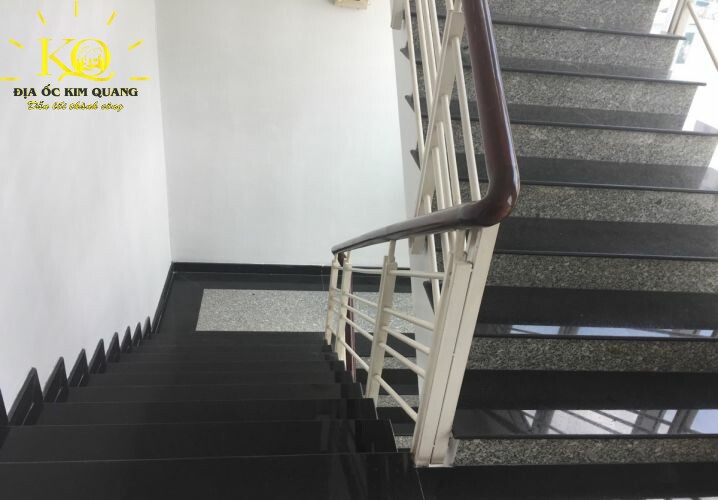 Địa ốc Kim Quang | Thang bộ của tòa nhà văn phòng cho thuê quận Phú nhuận Giám Mục Long Xuyên Building Lối thang bộ bên trong Giám Mục Long Xuyên Building
