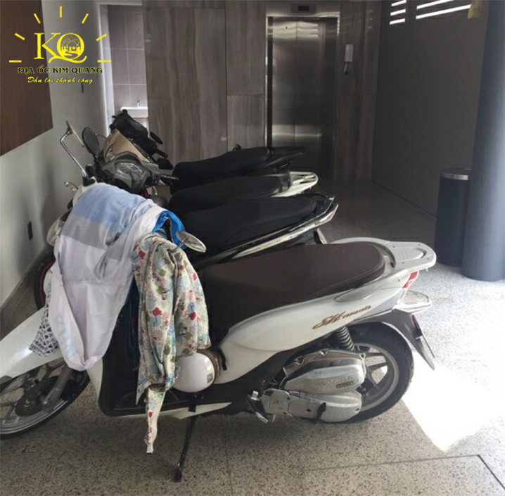 Địa ốc Kim Quang | Hình chụp hầm để xe bên trong tòa nhà văn phòng cho thuê quận Phú Nhuận Kella building Nơi gửi xe tại tòa nhà