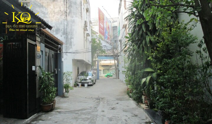 Địa ốc Kim Quang | Hình chụp hẻm xe hơi vào tòa nhà văn phòng cho thuê quận Phú Nhuận New Star building Hẻm xe hơi vào tòa nhà New Star Building