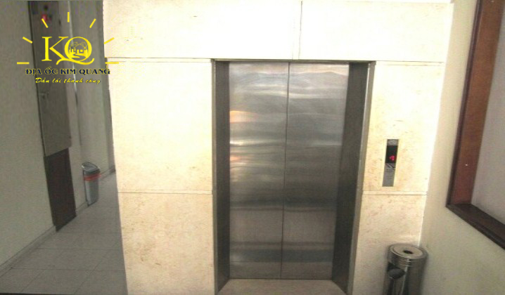 Địa ốc Kim Quang | Hình chụp hệ thống thang máy bên trong tòa nhà cho thuê văn phòng quận Phú Nhuận PG Bank building Thang máy bên trong PG Bank