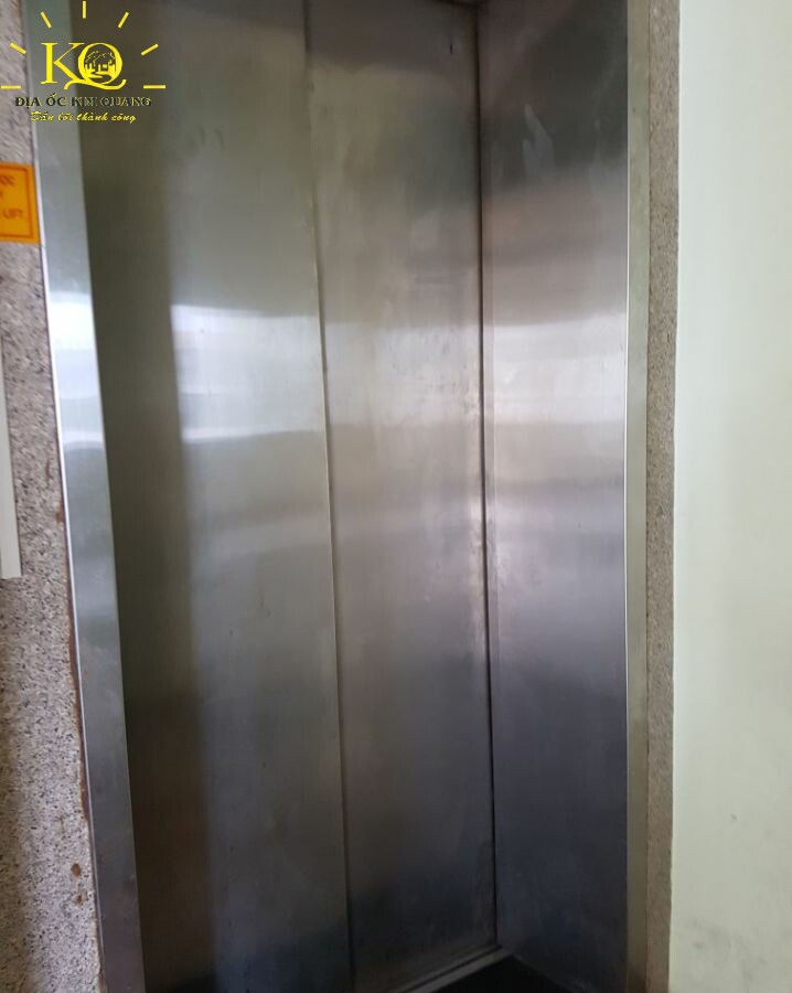 Địa ốc Kim Quang | Thang máy tại tòa nhà cho thuê văn phòng quận Phú Nhuận Quốc Hưng Building Thang máy Quốc Hưng building