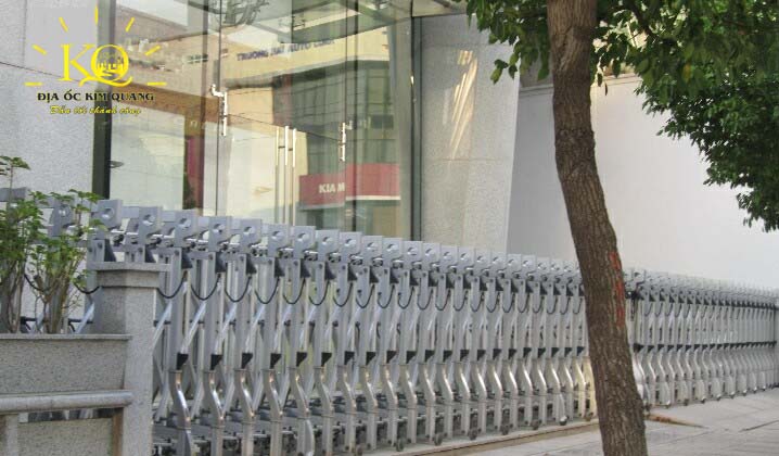 Địa ốc Kim Quang | Hình chụp khuôn viên phía trước tòa nhà cho thuê văn phòng quận Phú Nhuận Saphire Tower Khuôn viên phía trước Saphire Tower