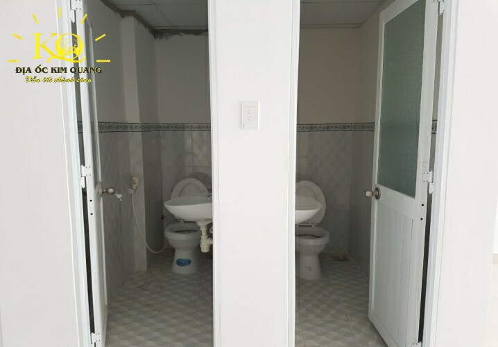 Địa ốc Kim Quang | Toilet tại tòa nhà văn phòng cho thuê quận Phú Nhuận We Land THL Toilet bên trong bên trong We Land THL