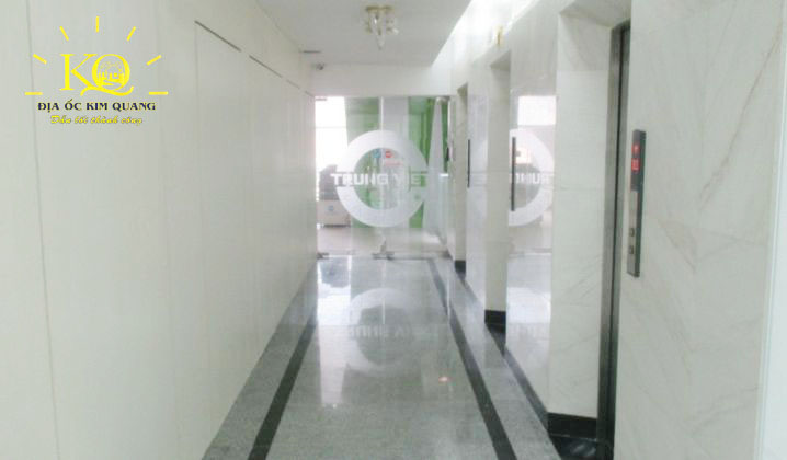 Địa ốc Kim Quang | Hình chụp hành lang tòa nhà cho thuê văn phòng quận 3 Saigon Mansion Hành lang tại Saigon Mansion