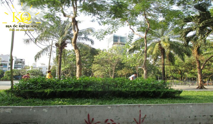 Cho thuê văn phòng quận 1 Satra building khuôn viên phía trước tòa nhà Khuôn viên phía trước Satra building