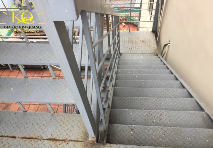 Cho thuê văn phòng quận Tân Bình Sovilaco Building thang thoát hiểm Thang thoát hiểm tại tòa nhà Sovilaco Building