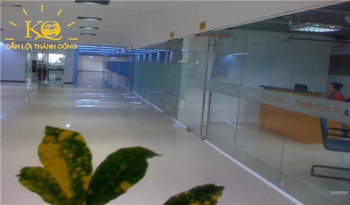 Địa ốc Kim Quang | Hình chụp khu vực chung của tòa nhà cho thuê văn phòng quận 7 Thiên Sơn Plaza building Khu vực hành lang tòa nhà Thiên Sơn Plaza Building