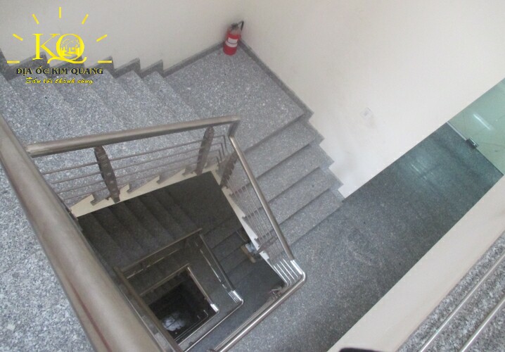 Cho thuê văn phòng quận 2 TN Building thang bộ Lối thang bộ bên trong TN Building