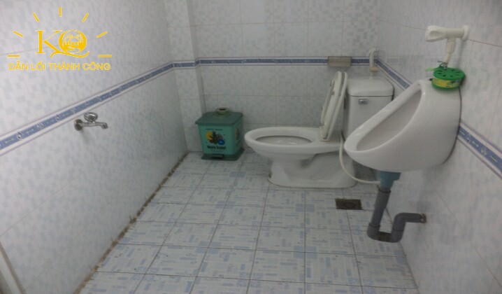 Địa ốc Kim Quang | Cho thuê văn phòng quận 10 TNA Building khu vực vệ sinh Toilet bên trong TNA Building