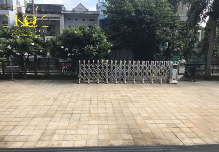 Cho thuê văn phòng quận 2 Tòa nhà Báo Phụ Nữ khuôn viên phía trước Khuôn viên phía trước Báo Phụ Nữ building