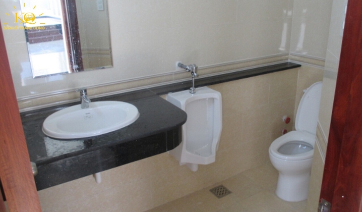Cho thuê văn phòng quận 2 Lương Định Của building toilet tòa nhà Toilet bên trong Lương Định Của Building