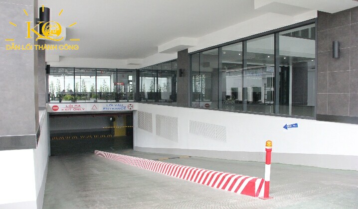 Địa ốc Kim Quang | Cho thuê văn phòng quận 4 Tòa nhà Ree Tower lối xuống hầm gửi xe Lối xuống hầm gửi xe tại REE Tower