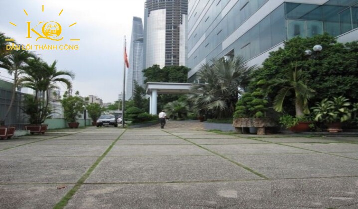 Địa ốc Kim Quang | Cho thuê văn phòng quận 4 Tòa nhà Saigon Port khuôn viên Khuôn viên phía trước tòa nhà Saigon Port